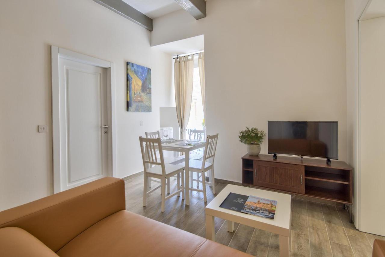 Borgo Apartments 1 & 2 Bedroom Self-Catering Units In Central Валлетта Екстер'єр фото
