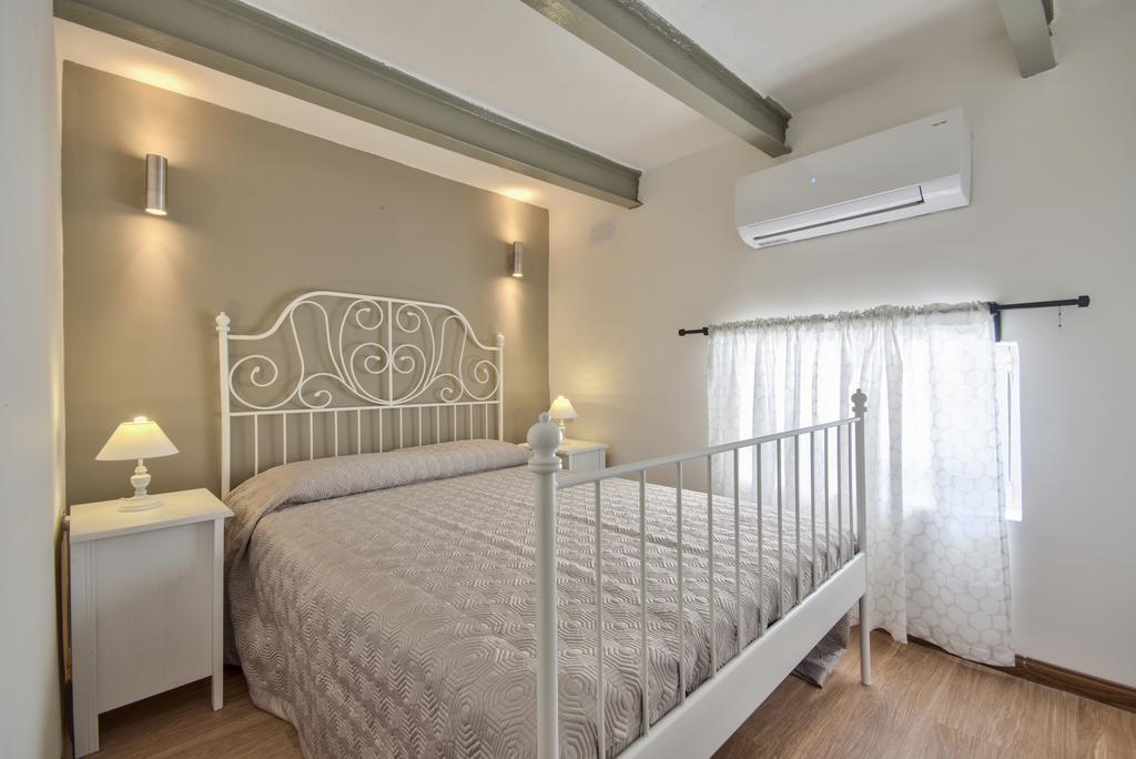 Borgo Apartments 1 & 2 Bedroom Self-Catering Units In Central Валлетта Екстер'єр фото